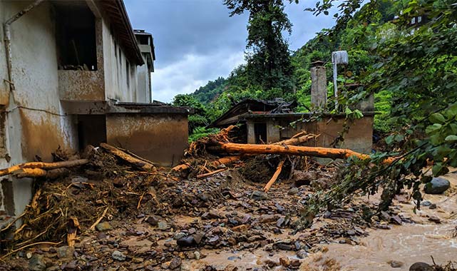 Karadeniz'deki mikro depremler heyelanı tetikliyor!