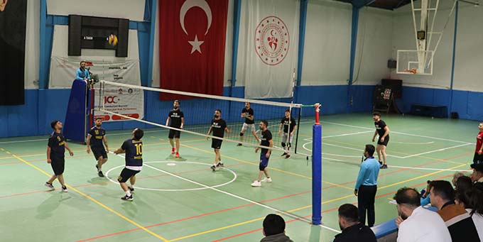 Samsun'da Cumhuriyet Bayramı Voleybol Halk Turnuvası başladı