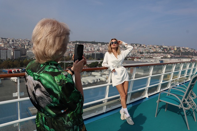 Rus kruvaziyer gemisi Astoria Grande Samsun'da