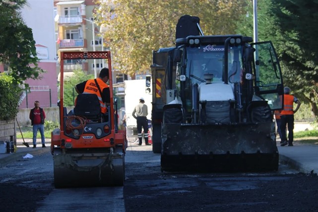 Atakum'da yollar yenileniyor