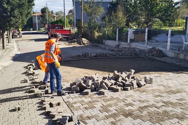 Atakum'da yollar yenileniyor