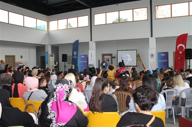 Samsun'da Türksat Çocuk Kulübü etkiliğiyle uzayı tanıdılar