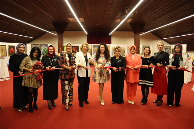 Atölye Martı'dan İçimizden Birileri'nin anlamlı sergisi