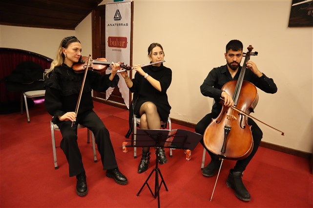 Atölye Martı'dan İçimizden Birileri'nin anlamlı sergisi