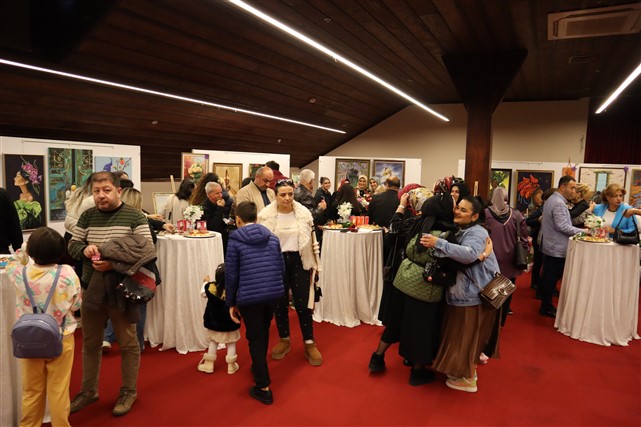 Atölye Martı'dan İçimizden Birileri'nin anlamlı sergisi