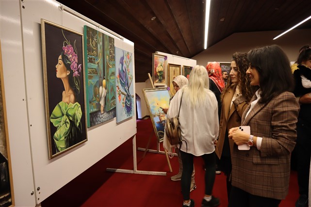 Atölye Martı'dan İçimizden Birileri'nin anlamlı sergisi