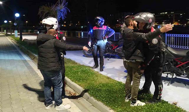 Samsun Çarşamba'da polislerden şok uygulama