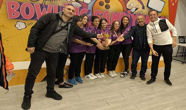 Bowling müsabakasında İlkadım Anadolu Lisesi'nden çifte zafer