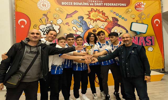 Bowling müsabakasında İlkadım Anadolu Lisesi'nden çifte zafer