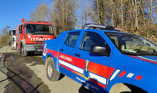 Salıpazarı'nda tek katlı ahşap ev küle döndü