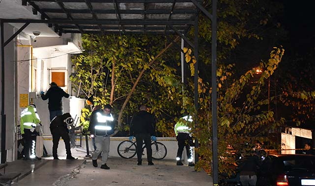 Otomobilde dehşet! Kendini kafasından vurdu