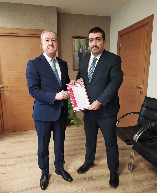 Yalçın Altıntaş, İlkadım için MHP'den aday adayı oldu