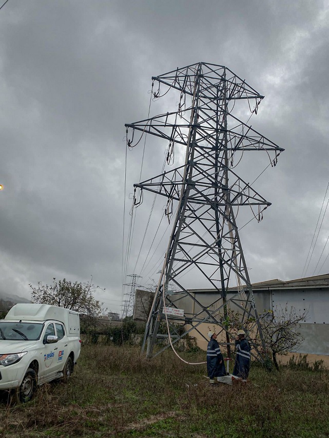 YEDAŞ fırtınanın izlerini siliyor
