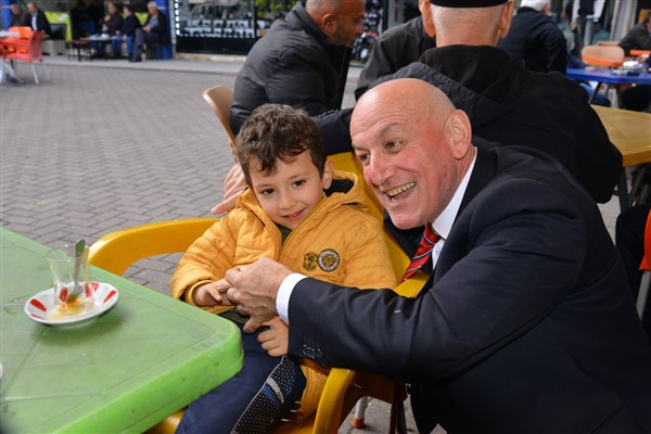 Terme'de belediye başkan aday adayı Şenol Kul'a sevgi seli