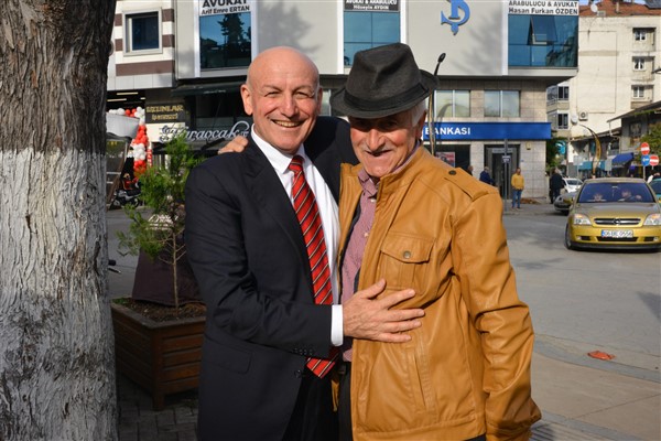 Terme'de belediye başkan aday adayı Şenol Kul'a sevgi seli