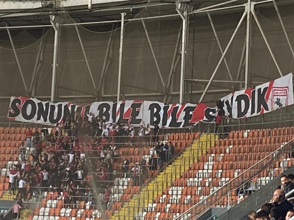 Adana Demirsporlu taraftarlar Samsunspor taraftarına saldırdı