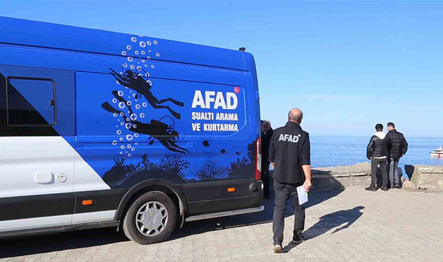 Rize'de sahilde dalgalar arasında kaybolan kadın için umutlar tükeniyor