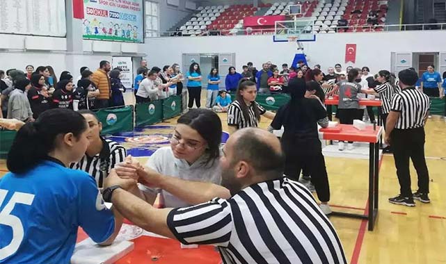 Samsun'da genç bilekler kapıştı!