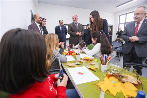 İbrahim Sandıkçı: 'Teknolojiyi tasarlayan, üreten ve geliştiren nesiller yetiştiriyoruz'