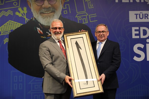 Bahadır Yenişehirlioğlu'ndan dünyada akan kanın durması için güçlü Türkiye vurgusu