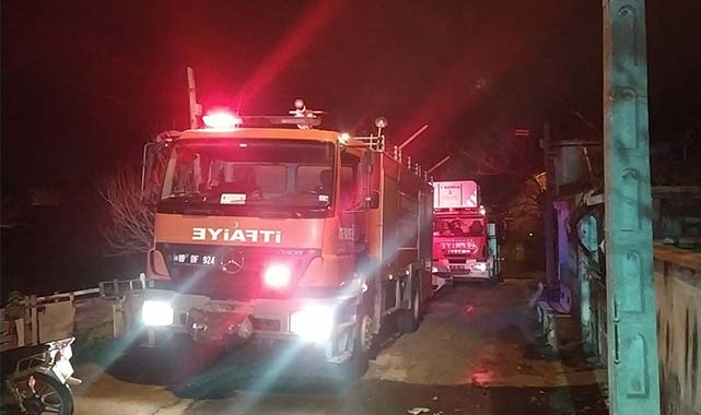 Çorum'da bir ev ateşe verildi! Masum kedi telef oldu