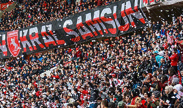 Samsunspor taraftarından TFF'ye büyük tepki: Maç saati değişmeli!