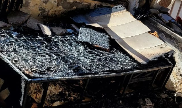 Samsun'da annesine kızdı evi yaktı!