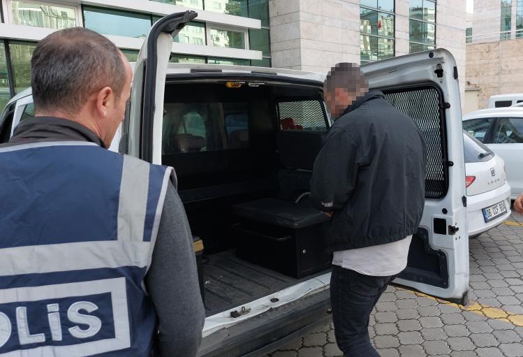 Samsun'da babasının evini yakıp bilgisayara zarar verince tutuklandı