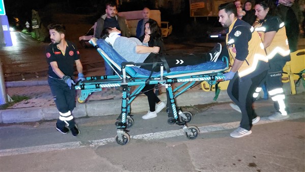 Samsun'da 3 araç birbirine girdi 4 kişi yaralandı