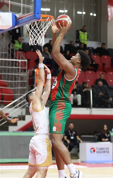 Reeder Samsunspor Pınar Karşıyaka'ya yenildi