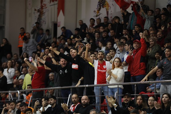 Reeder Samsunspor Pınar Karşıyaka'ya yenildi