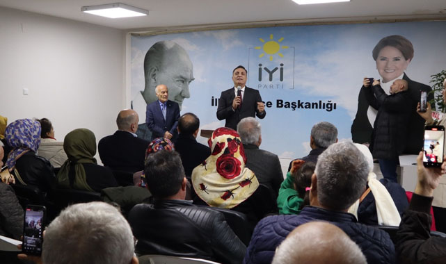 İYİ Partili Davut Numanoğlu'ndan 'görkemli' basın toplantısı