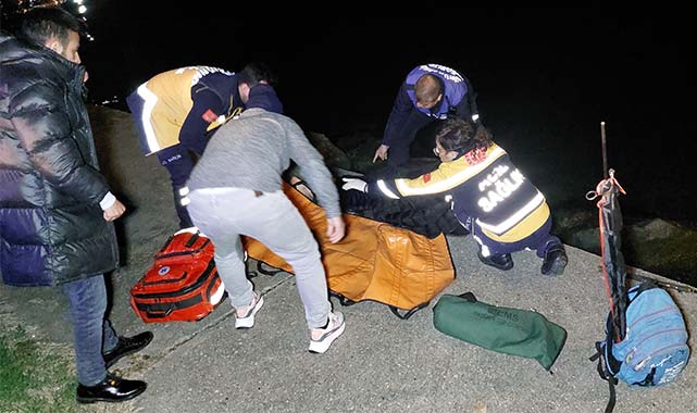 Samsun'da denize atlayan kadın olta ile kurtarıldı!