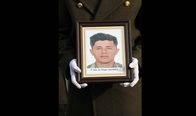Şehit olan Sözleşmeli Er Özgür Şahiner Havza'da son yolculuğuna uğurlandı