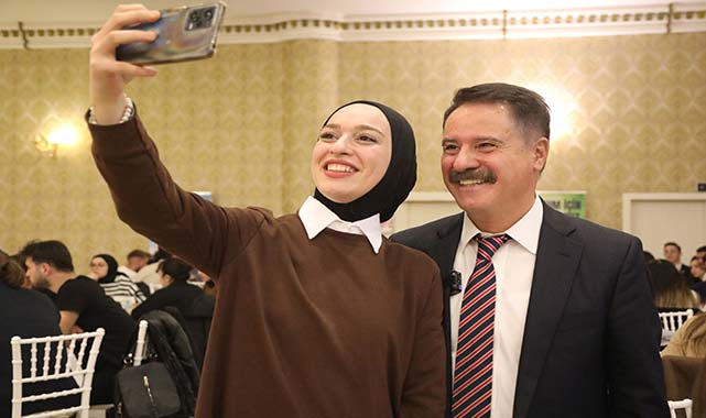 Atakum gençleri Başkan Deveci'ye projelerini anlattı