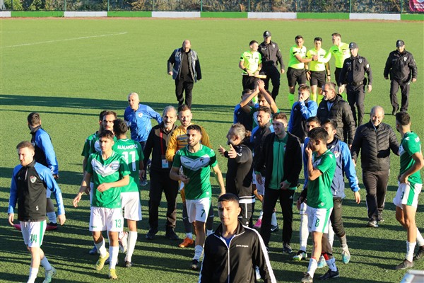 Alaçamspor, lider Türk Metal 1963'ü mağlup etti