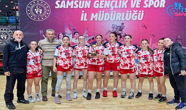 Samsun'da kupa Zorlu Koleji'nin