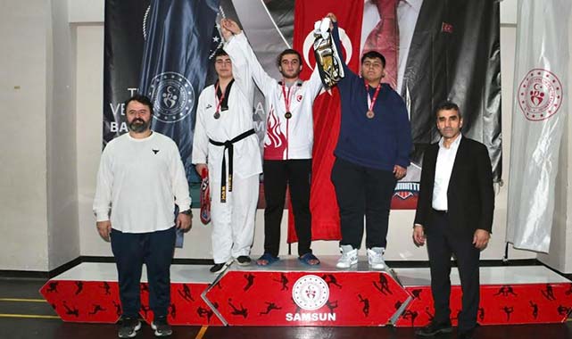 Samsun'da kupa Zorlu Koleji'nin