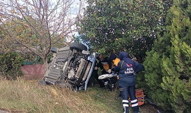 Samsun'da otomobil yoldan çıkıp takla attı!