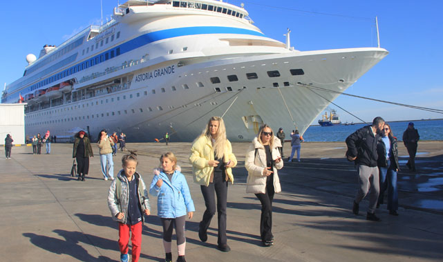'Astoria Grande' Samsun'u üçüncü kez salladı: Göz kamaştırıcı Kruvaziyerin yeni ziyareti!