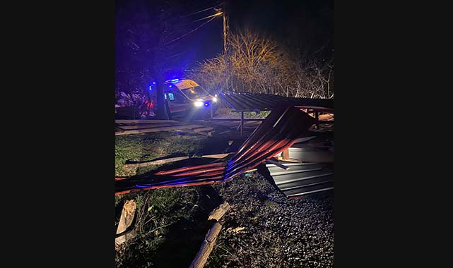 Samsun'da fırtına felaketi vatandaşı yaraladı