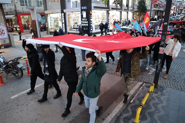 Samsun'da Şehitlere Saygı Yürüyüşü yapıldı