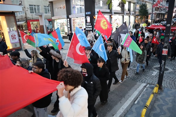 Samsun'da Şehitlere Saygı Yürüyüşü yapıldı