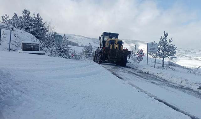 Samsun'da karla kapalı 42 mahalle yolu ulaşıma açıldı
