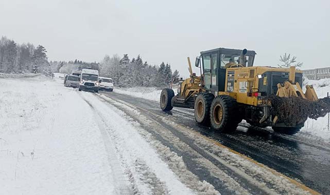Samsun'da karla kapalı 42 mahalle yolu ulaşıma açıldı