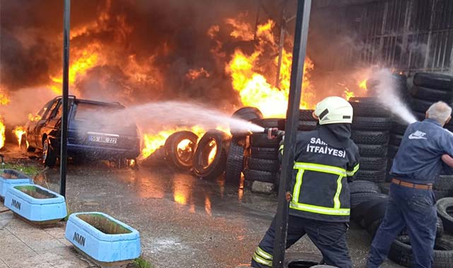 Tekkeköy'de yangın! Lastik deposu alevlere teslim