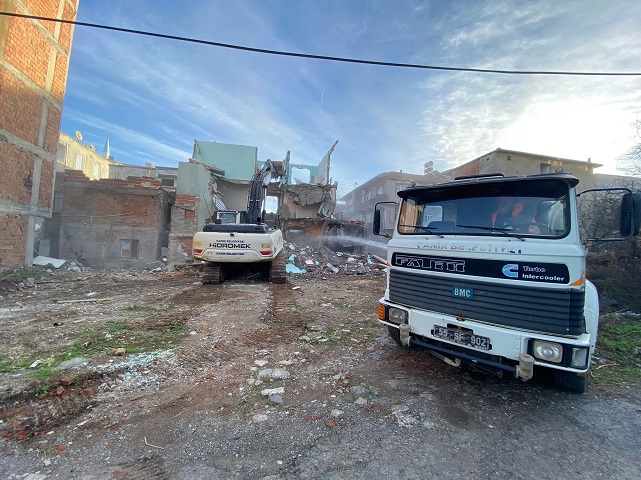 Canik'te riskli yapılar ortadan kaldırılıyor