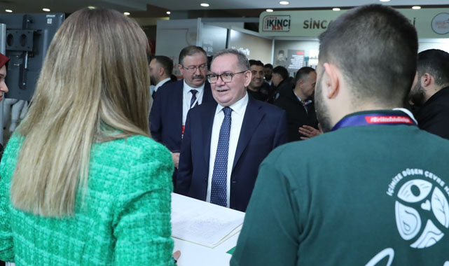 Bakan Abdülkadir Uraloğlu, Samsun Büyükşehir standını ziyaret etti