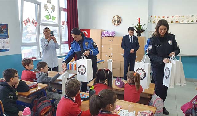 Samsun İl Emniyet Müdürülüğü'nden miniklere yılbaşı süprizi