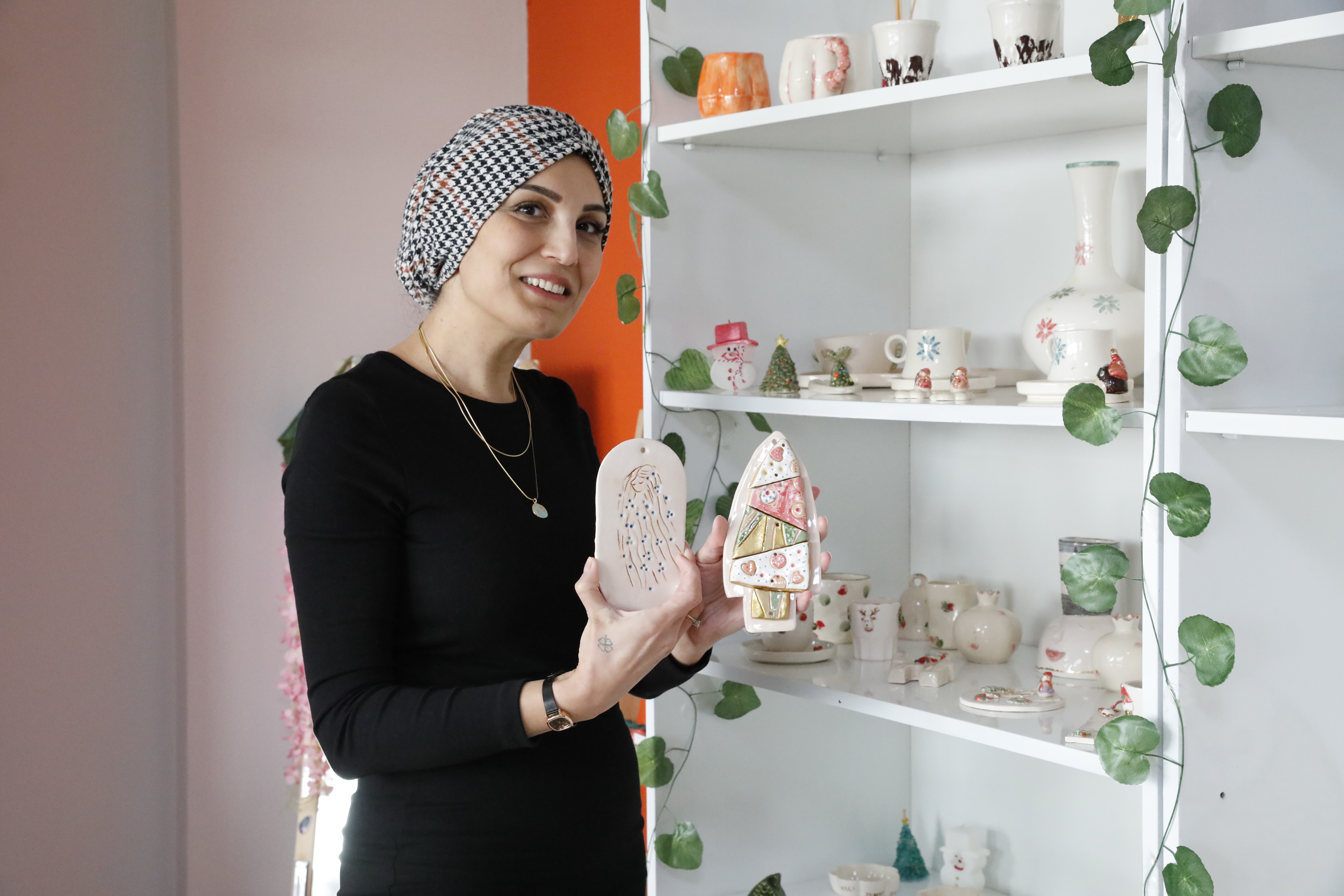 Samsun'da eski bankacı, kadınlara seramik sanatını öğretiyor